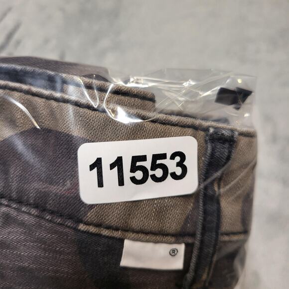 Levi's Shorts Mens 38 Camouflage Cargo Multi Pocket Zip Fly Utility - Picture 10 of 10